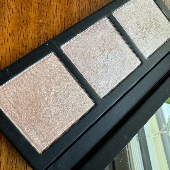 MAC HYPER REAL GLOW  Highlighter palette - Picture 3 of 5